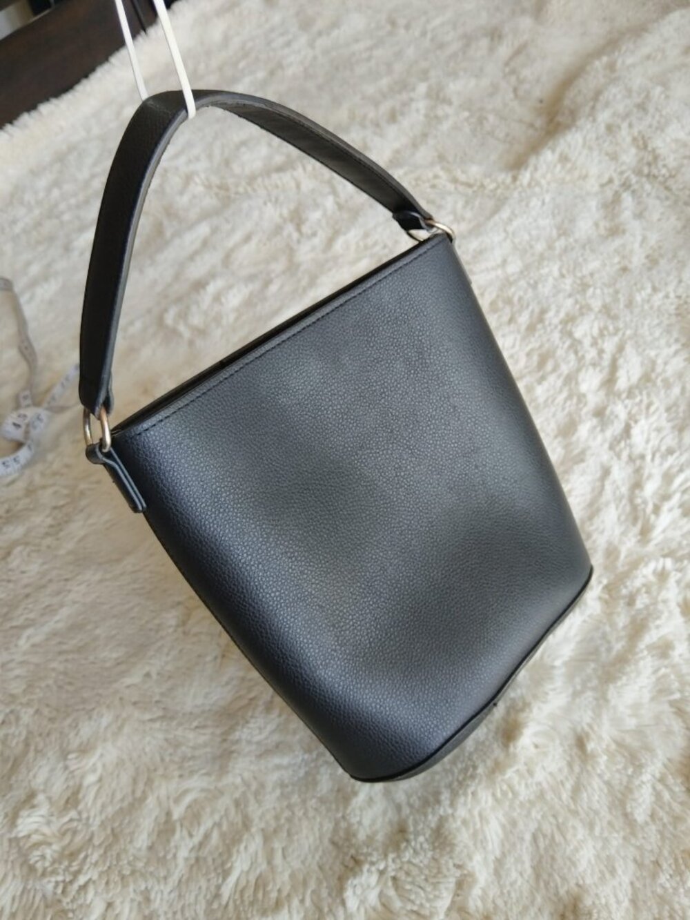 UNIQLO Black Faux Leather Bucket Shoulder Bag Purse Minimalist Tote 453312